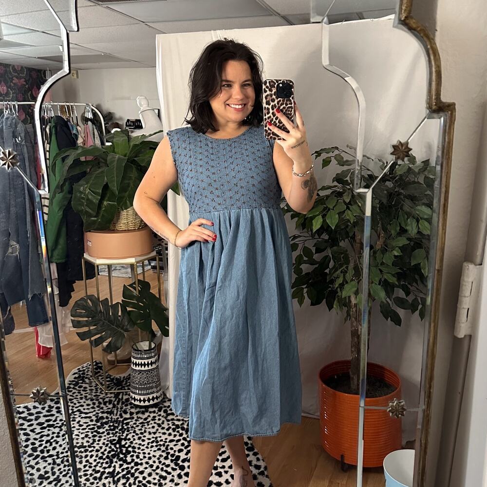 Vintage Embroidered Floral Chambray Midi Dress Blue Size 6P